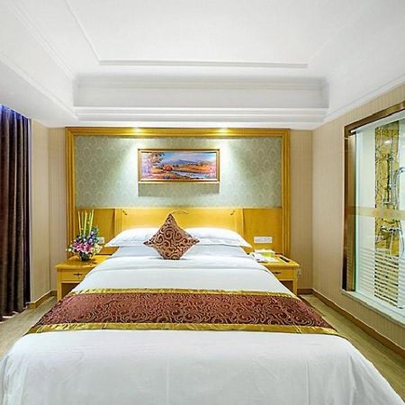 Vienna Hotel Guilin Wanfu Square מראה חיצוני תמונה