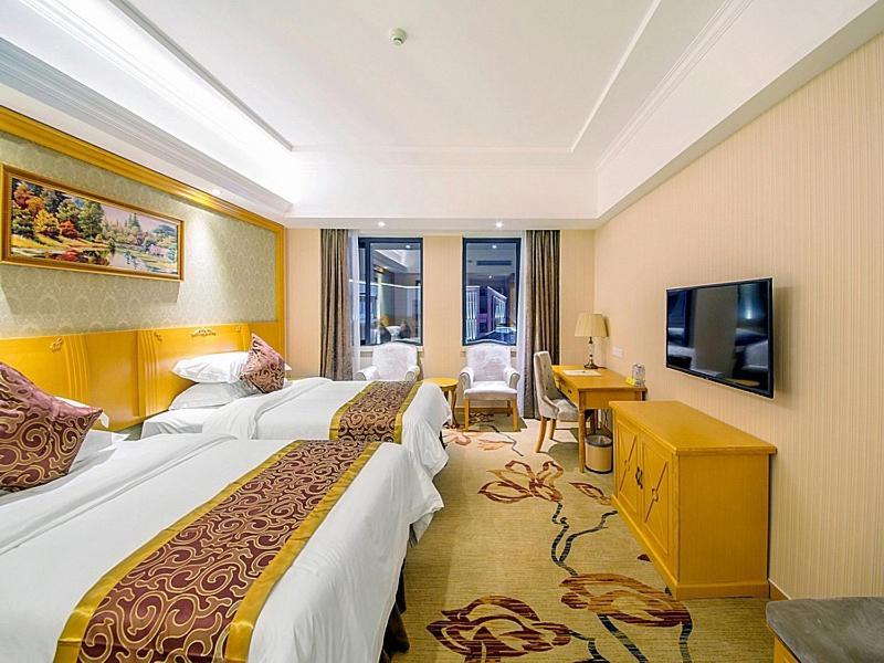 Vienna Hotel Guilin Wanfu Square מראה חיצוני תמונה